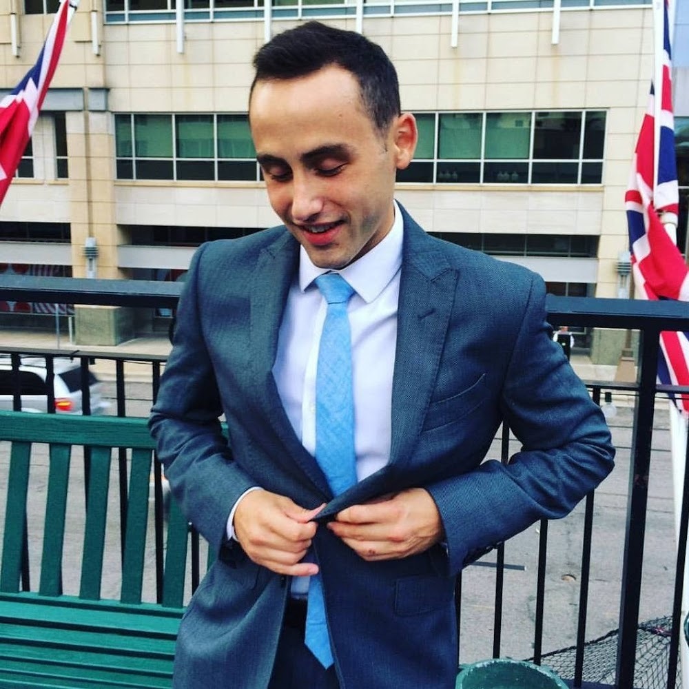 Meet your Posher, Tom